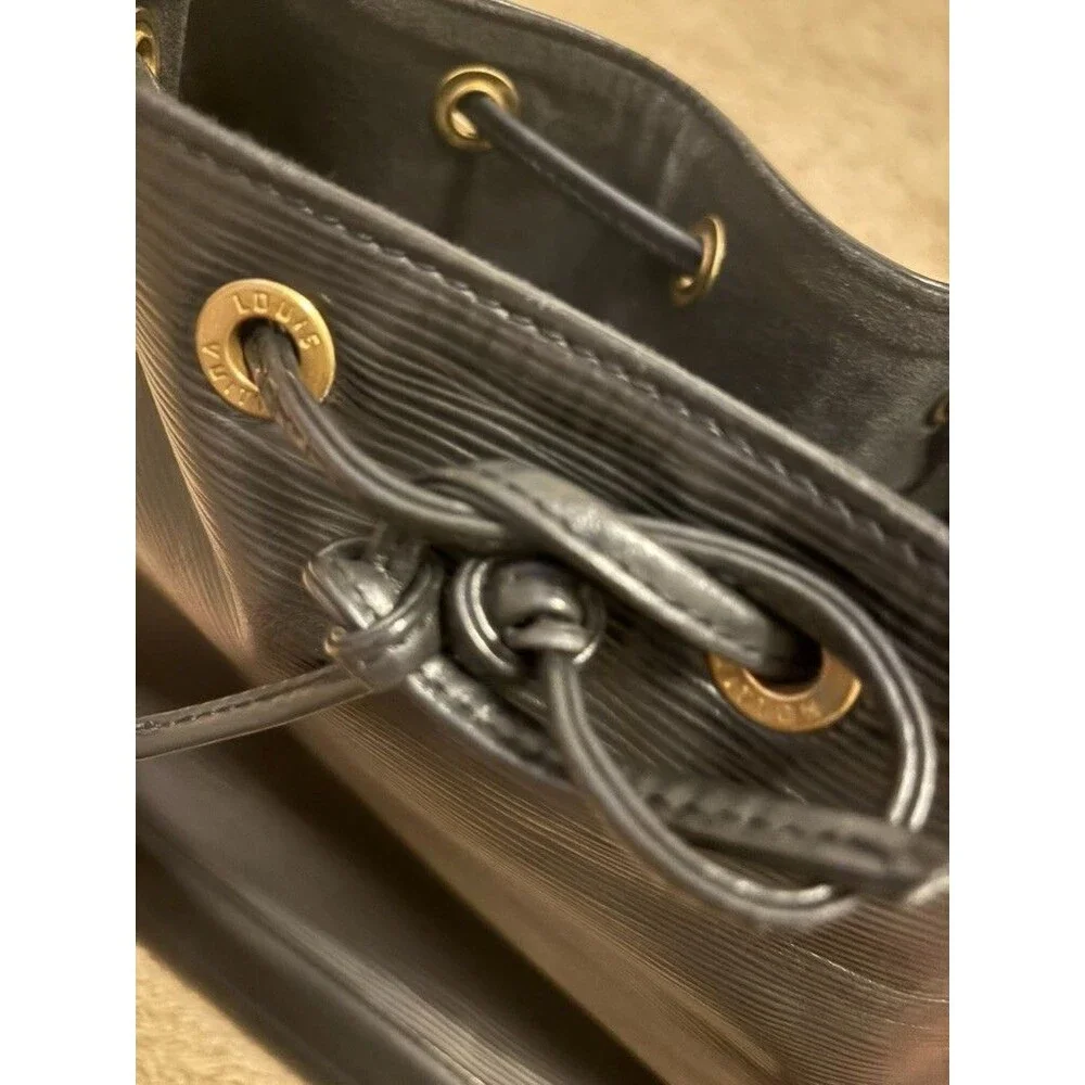 LOUIS VUITTON Epi Noe Shoulder Bag Black M44002 Adjustable strap
